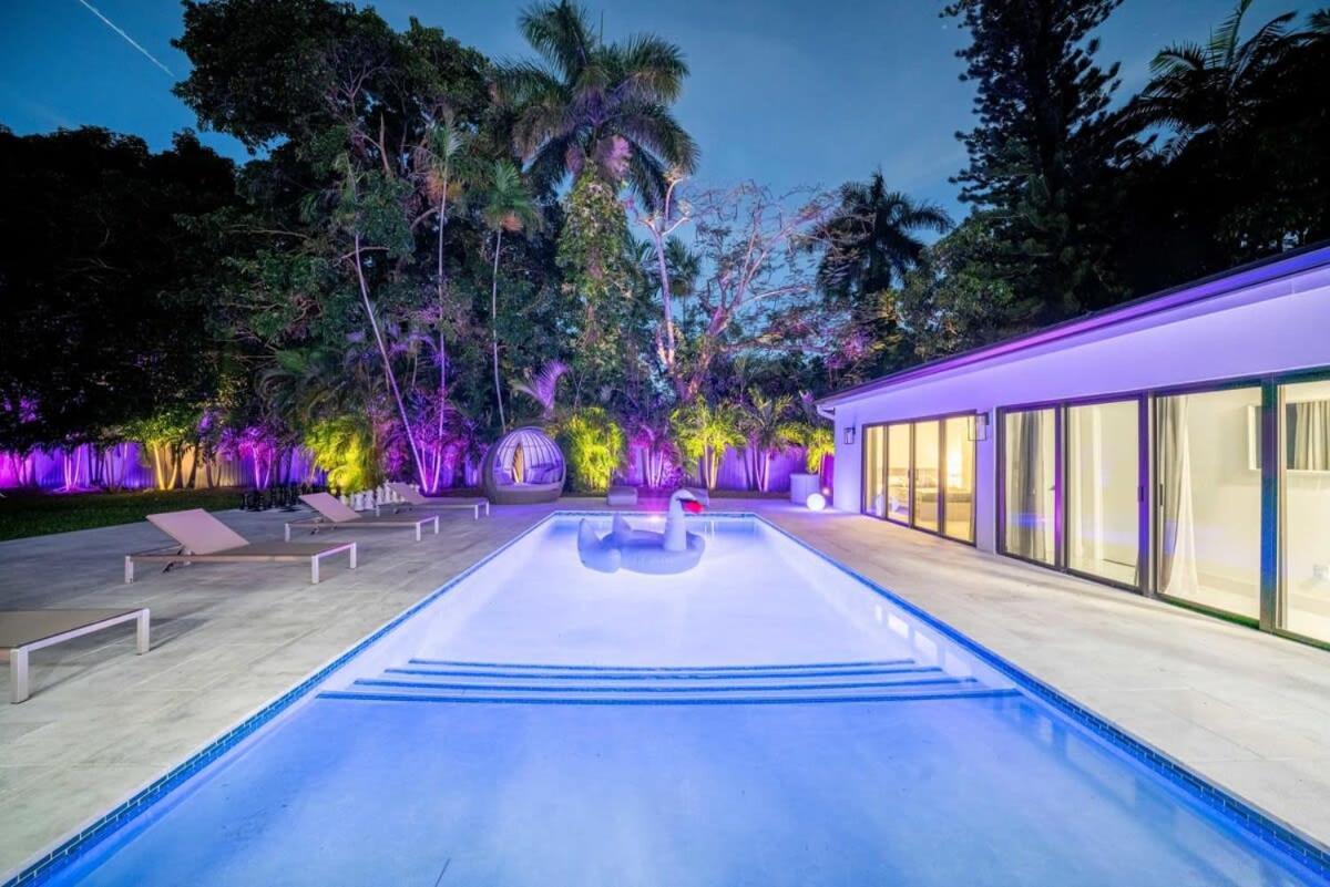 Luxury Azure With Heated Pool 20 Minutes To Miami