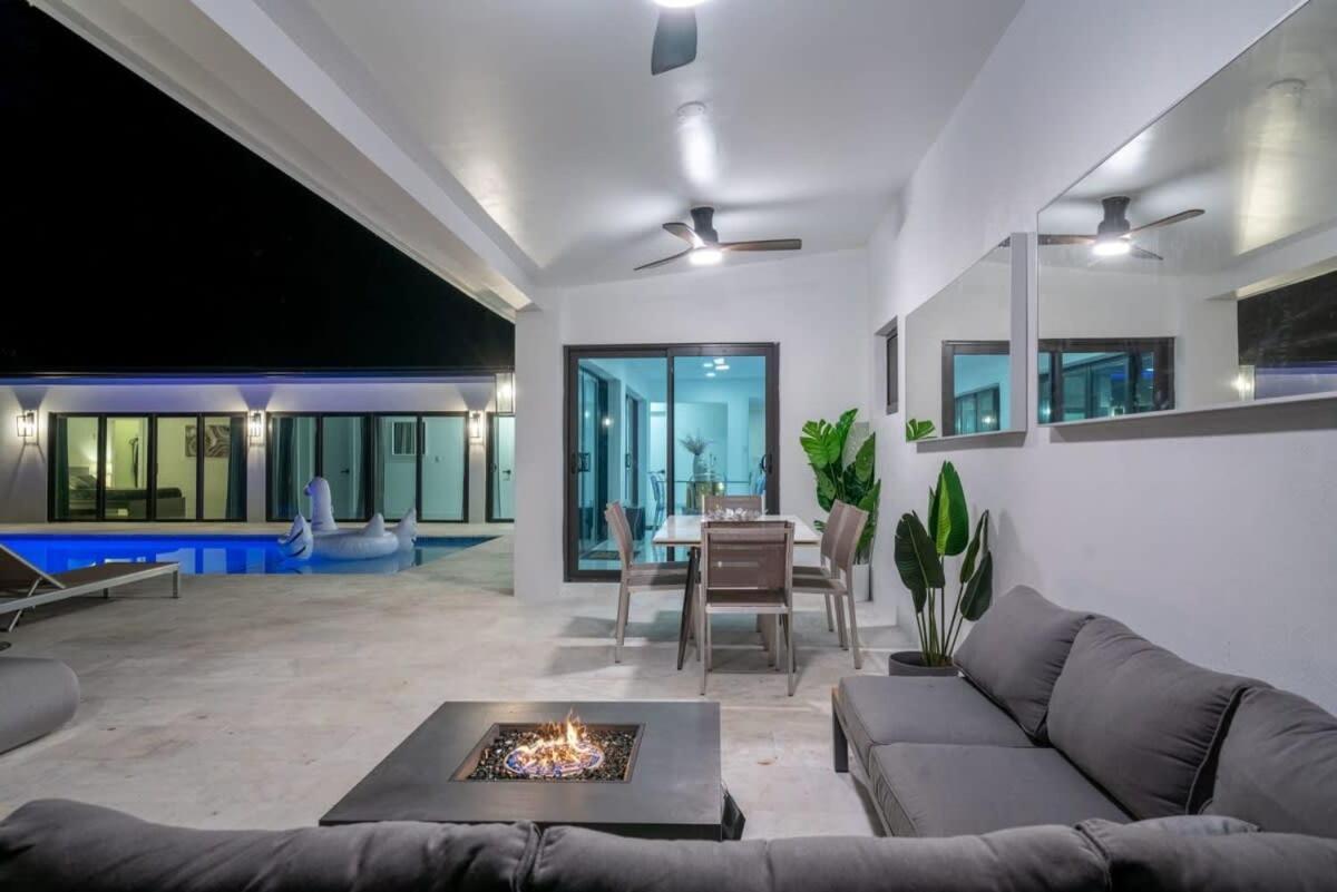 Сasa de vacaciones Luxury Azure With Heated Pool 20 Minutes To *