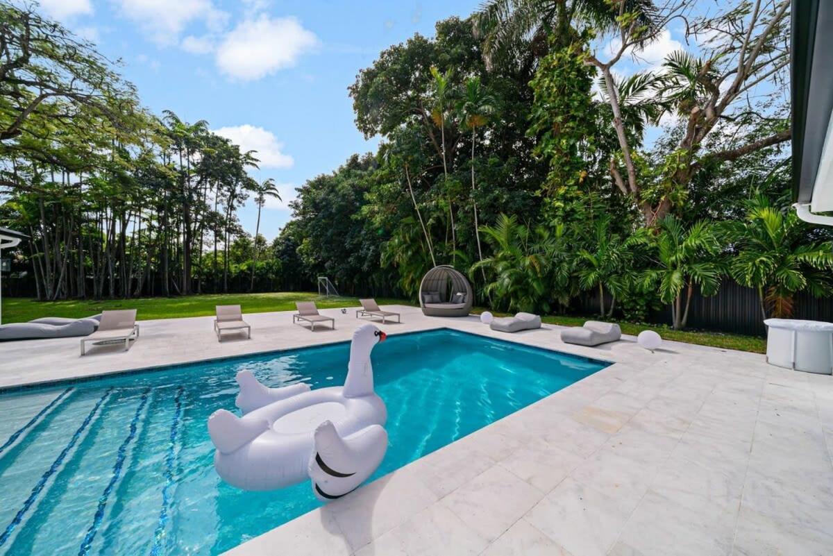 Luxury Azure With Heated Pool 20 Minutes To Сasa de vacaciones Miami