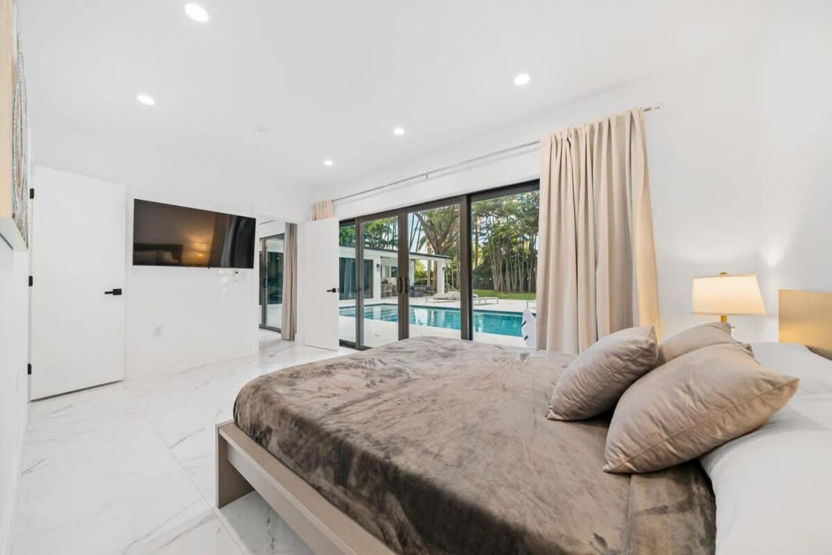 Luxury Azure With Heated Pool 20 Minutes To Сasa de vacaciones Miami