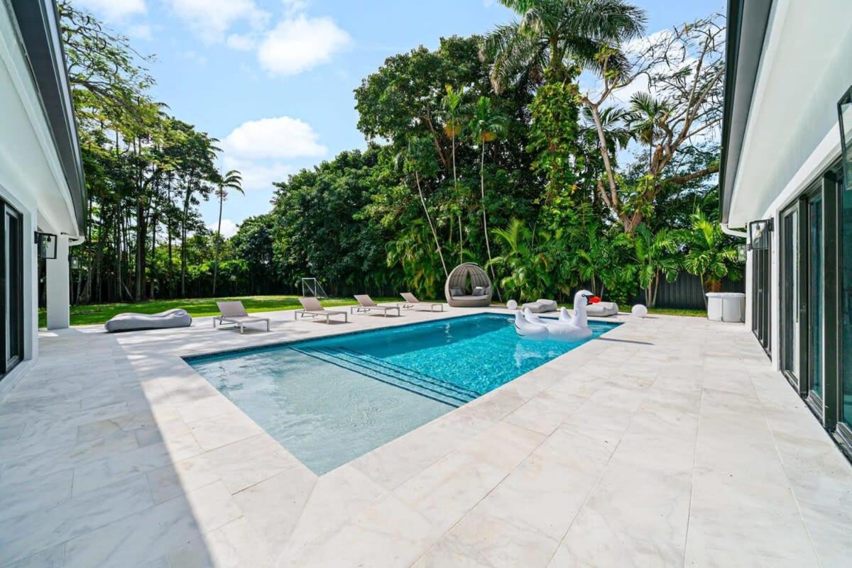 Сasa de vacaciones Luxury Azure With Heated Pool 20 Minutes To